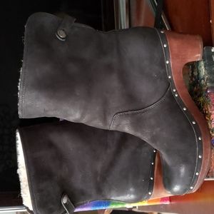 Ugg lynnea black suede
